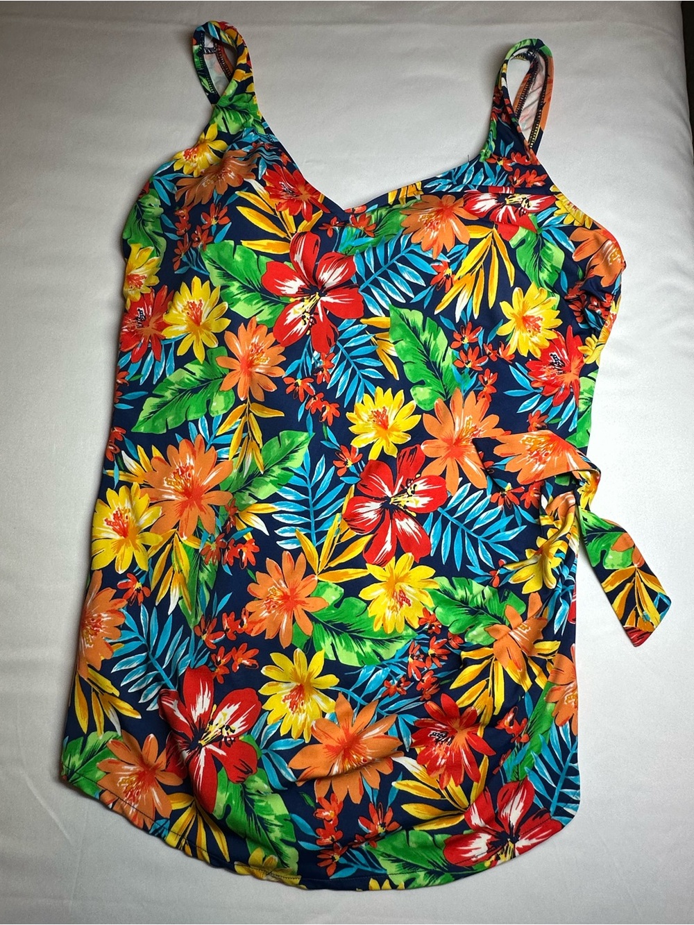 Tropical Floral V-Neck One-Piece Swimsuit in Multicolor